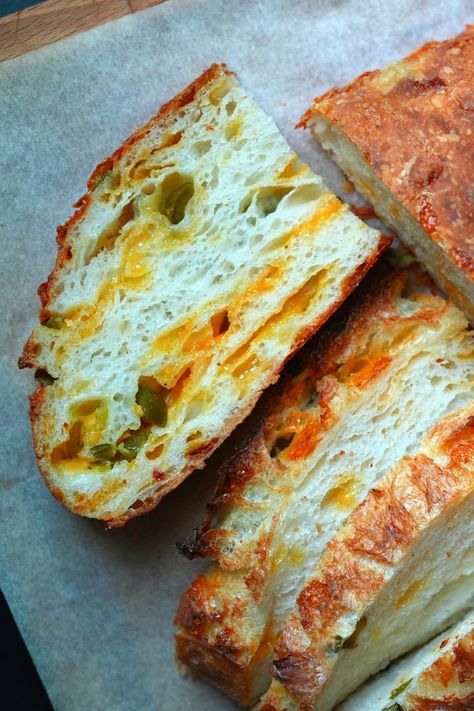 Jalapeno cheddar bread, no knead jalapeno cheddar bread,jalapeno cheddar bread recipe, no knead jalapeno cheddar bread recipe, rustic bread,jalapeno cheddar rustic bread,jalapeno cheddar dutch oven bread Cheddar Cheese Bread Recipe, Jalapeno Cheddar Bread, Cheddar Bread Recipe, Artesian Bread, Jalapeño Bread, Jalapeno Cheese Bread, Cheddar Bread, Crock Pot Bread, Cream Cheese Bread