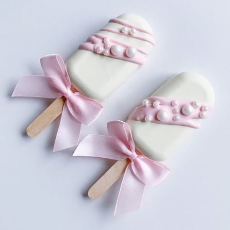 Emily ♡ Treat Boutique on Instagram: “⁣PINKS & PEARLS • ⠀ How cute are these? These are part of a set I’ll show you soon but just had to share. Mini cakesicles Biscoff flavour.…” Party Dessert Table, Wedding Prep, Party Desserts, Pink Pearl, Ribbon Slides, Dessert Table, Holiday Festival, Sweet 16, Garden Party