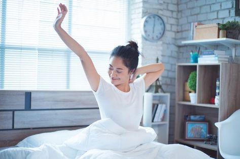 If you struggle to perk up in the morning, you might be wondering how to wake up with more energy. Here, experts offer nine easy tips to give you a boost. Sleeping Hacks, Bed Workout, Healthy Natural Hair Growth, Restorative Sleep, Sleep Issues, Healthy Natural Hair, Fall Asleep Faster, Circadian Rhythm, Natural Hair Growth