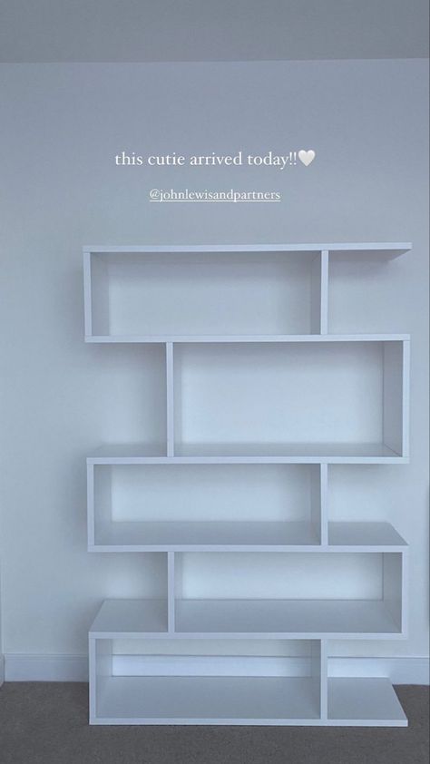 White Bookcases, Bookshelf White, Bookcase Display, White Room Decor, Luxury Room Bedroom, Beauty Room Decor, Storage Shelving, Future Apartment Decor, Room Redesign