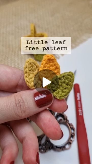 Cassia Mano on Instagram: "🌱LITTLE LEAF FREE PATTERN🌱
Please comment if you like content like this one ✨️
#tutorial #crochet #handmade #crochetersofinstagram" Crochet Leaf Headband, Crochet Leaf Pattern Free, Crochet Leaves Free Pattern, Crochet Leaf Free Pattern, Crochet Cactus Free Pattern, Leaf Crochet, Crochet Leaf, Crochet Headbands, Crochet Leaf Patterns