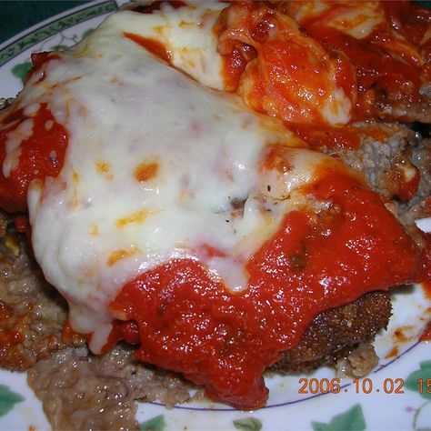 Steak Parmesan Steak Parmesan, Country Style Steak, Fresh Tomato Sauce Recipe, Veal Parmesan, House Seasoning, Italian Bread Crumbs, Beef Cubed Steak, Round Steak Recipes, Cubed Steak