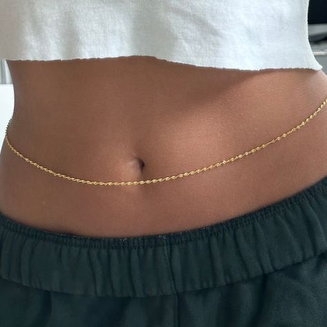 Don't Get It Twisted Waist Chain– EVRYJEWELS Chain Outfit, Evry Jewels, Ethereal Jewelry, Waist Jewelry, Belly Chain, Jewelry Lookbook, Waist Chain, Gold Accessories, Summer Staples