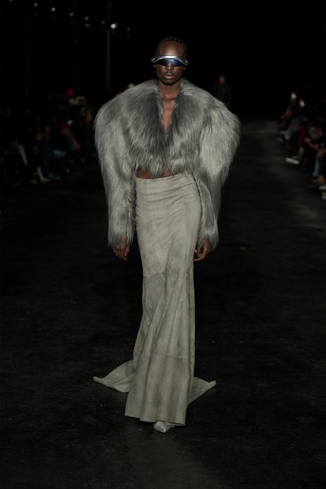 Han Kjobenhavn RTW Fall 2022 [PHOTOS] – WWD Fur Aesthetic, Cropped Fur Jacket, Fur Outfit, Futuristic Fashion, Mode Inspiration, Milan Fashion Week, Couture Fashion, Runway Fashion, Fashion Inspo Outfits