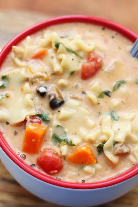 Chicken, mini lasagna noodles, addicting broth, mushrooms, spinach and more make this soup slurp slurp good! White Chicken Lasagna Soup, Chicken Lasagna Soup, Mini Lasagna, White Chicken Lasagna, Lasagna Noodles, Chicken Lasagna, Lasagna Soup, Instant Pot Soup, Soup Kitchen