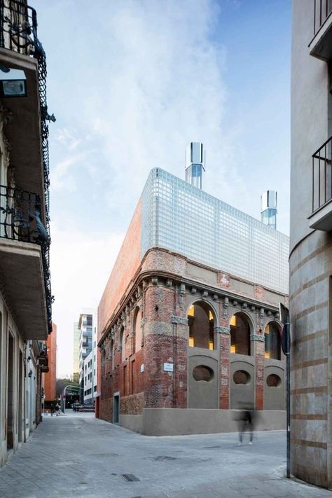 Harquitectes Architecture firm: find out its story and projects on Domus Solar Chimney, Urban Industrial Decor, Renovation Architecture, Roof Extension, Genius Loci, Urban Industrial, Urban Loft, Civic Center, Adaptive Reuse