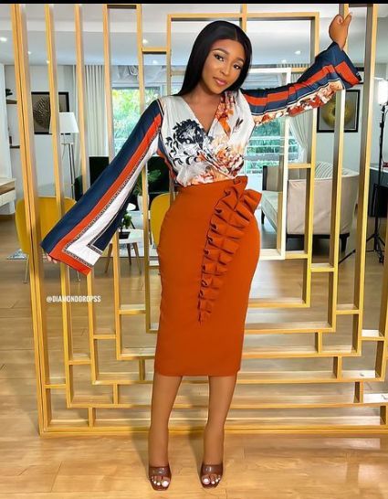 Work Outfits Women Skirt, Corporate Gowns, Ankara Skirt Styles, Simple Dress Styles, Dress Work Outfit, Satin Pleated Skirt, Working Dresses, Satin Skirts, Skirt Inspiration