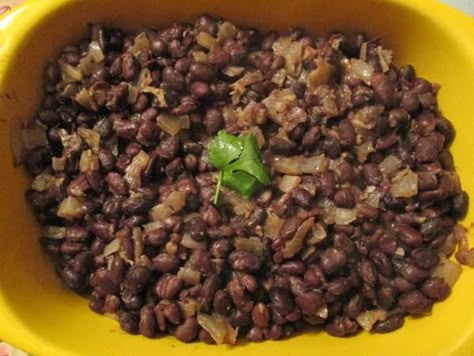 Caribbean Black Beans, Black Beans Recipe, Strange Food, Brown Rice Recipe, Latin American Recipes, Black Bean Recipes, Caribbean Cuisine, Jamaican Food, Rice And Beans