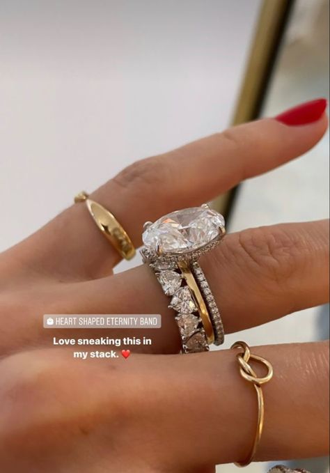 Cathedral Engagement Ring Stack, Mixed Metal Wedding Jewelry, Mixed Metal Outfit, Sofia Richie Wedding Ring Stack, Blake Lively Wedding Ring, Mixed Metals Wedding Stack, Bridal Ring Stack, Wedding Rings Mixed Metal, Gold And Silver Rings Mixed Engagement