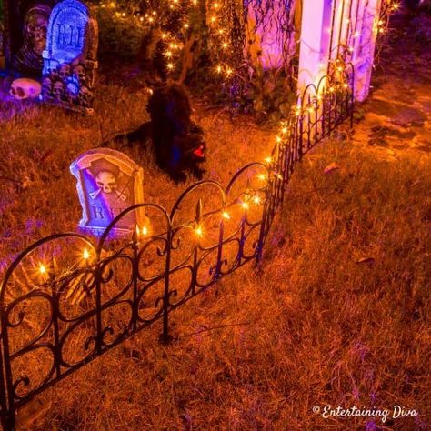 Find out how to create a Halloween cemetery for your yard haunt. All kinds of ideas for Halloween outdoor decorations. #entertainingdiva #yardhaunt #halloweendecor #diyhalloween #halloween  #halloweenoutdoordecor Diy Halloween Pillars, Halloween Graveyard Ideas, Diy Halloween Graveyard, Halloween Fence, Halloween Gravestones, Cemetery Ideas, Halloween Cemetery, Graveyard Halloween, Yard Haunt