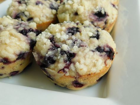 Weight Watchers Lemon Blueberry Muffins - RecipesClub Blueberry Muffin Topping, Blueberry Crumble Muffins, Chocolate Walnut Fudge, Blueberry Streusel Muffins, Blueberry Streusel, Crumble Muffins, Walnut Fudge, Peanut Butter Banana Muffins, Streusel Muffins