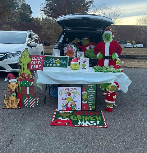 Trunk Or Treat Grinch, Elf On The Shelf Trunk Or Treat, Christmas Car Trunk Decorations, The Grinch Trunk Or Treat Ideas, Grinch Trunk Or Treat Ideas For Cars, Whoville Trunk Or Treat, The Grinch Trunk Or Treat, Christmas Trunk Or Treat Theme, Grinch Trunk Or Treat