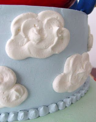 Cloud Frosting, Buttercream Techniques, Cloud Party, Airplane Cake, Wonder Pets, Cloud Cake, Peppa Pig Cake, Pig Cake, Buttercream Cupcakes