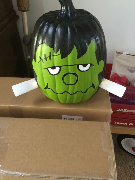 Frankenstine Pumpkin Paint, Frankinstine Pumpkin Painting Ideas, Painted Frankenstein Pumpkin, Pumpkin Frankenstein Face, Pumpkin Painting Frankenstein, Frankinstine Pumpkin Painting, Pumpkin Painting Ideas Frankenstein, Frankenstein Pumpkin Painting, Cute Painted Pumpkin Ideas