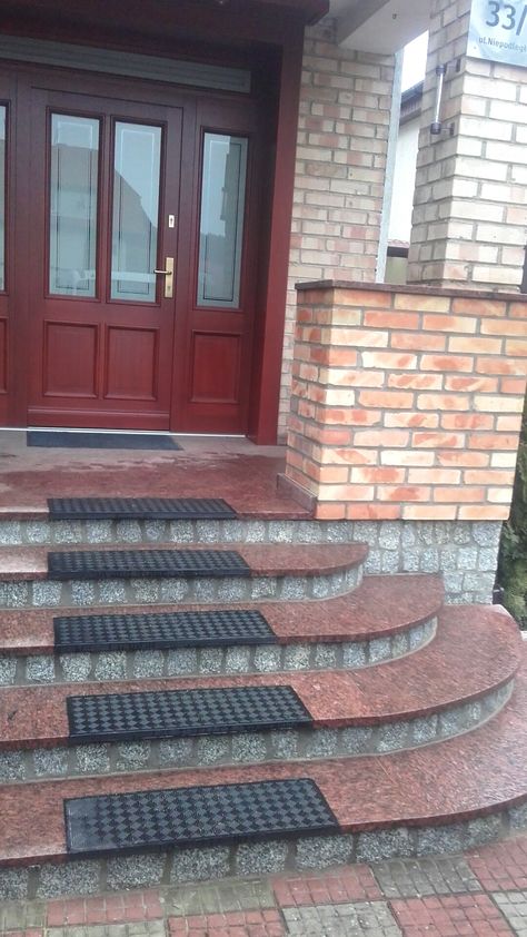 Stairs Entrance, Granite Stairs, Entrance Outdoor, Stairs Outdoor, Patio Stairs, Front Stairs, Brown Granite, Concrete Ideas, Main Gate Design