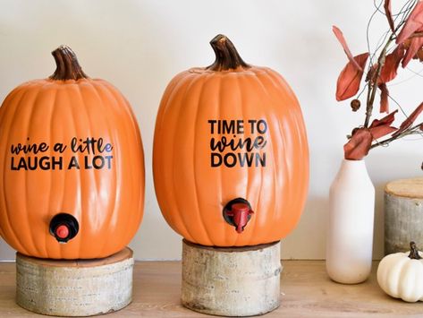 Check This Out! This Fall’s Must-Have Bar Accessory: A #DIY Pumpkin Wine Dispenser Mend Holes, Creative Pumpkin Painting Ideas, Mason Jar Sewing Kit, Pumpkin Wine, Craft Pumpkins, Creative Pumpkin Painting, Diy Jar, Wine Dispenser, Diy Glow