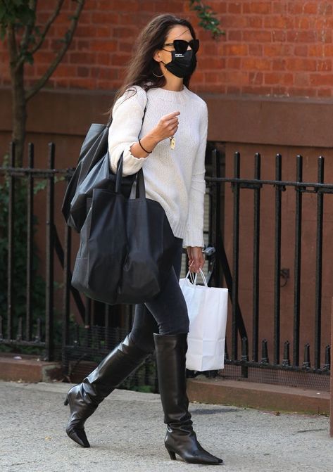 Every Piece You Need to Re-Create Katie Holmes's Cool Capsule Wardrobe Khaite Boots, Katie Holmes Outfits, Katie Holmes Style, Mischa Barton, Fall Trend, Amal Clooney, Trending Boots, Irina Shayk, Katie Holmes