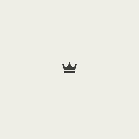 Small Queen Tattoo, Small Crown Finger Tattoo, Swedish Crown Tattoo, Minimalist Tattoo Crown, Simple Crown Design, Tiny Crown Tattoos For Women, Small Crown Tattoo Men, Crown Minimalist Tattoo, Small King Crown Tattoo