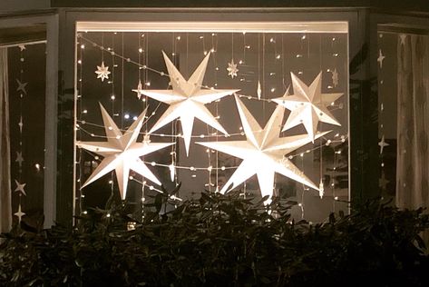 Ikea Paper stars hand made string garlands and office lamps for uplighting. Office Lamps, Office Lamp, Mantle Piece, Christmas Mantle, Paper Stars, White Star, White Paper, Winter Holidays, Christmas Decor