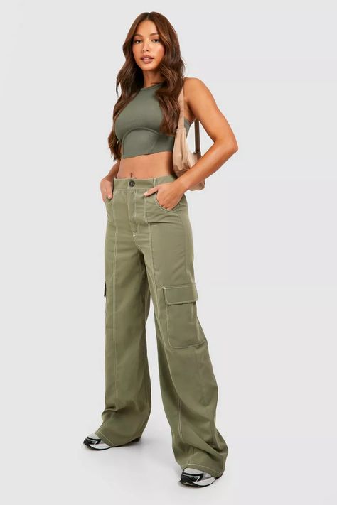 Women's Low-Waisted Cargo Pants Casual Solid Color. #cargopants Petite Cargo Pants Outfit, Green Wide Leg Cargo Pants Outfit, Styling Green Cargo Pants Women, Straight Leg Cargo Pants Outfit, Cargo Wide Leg Pants Outfit, Dressy Cargo Pants Outfits, Wide Leg Cargo Pants Outfit, Flap Pocket Cargo Jeans, Petite Palazzo Pants