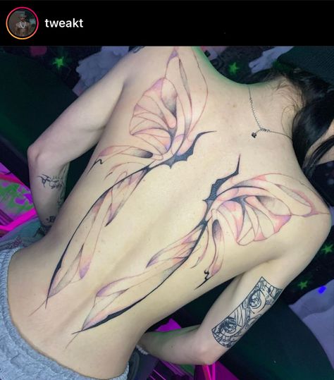 Wings Back Tattoo, Fairy Wing Tattoos, Butterfly Wing Tattoo, Girl Spine Tattoos, Wing Tattoos On Back, Alas Tattoo, Backpiece Tattoo, Butterfly Back Tattoo, Fairy Tattoo Designs