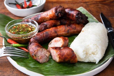 Best thing I ate: These Lao sausages are extraordinary – Orange County Register Laos Food Recipes, Lao Food Recipes, Lao Sausage Recipe, Traditional Food Recipes, Lao Food, Chili And Cornbread, Laos Food, Cilantro Sauce, Tasty Meat