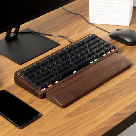 Super cost-effective Walnut Wooden Tuotuo Keyboard🥰 www.xvxchannel.com https://th.xiapibuy.com/wumianjingmi.th #xvxkeyboard #shopeeth #key #keyboard 60% Keyboard, Solid Wood Design, American Black Walnut, Wood Designs, Pc Case, Wood Creations, Wooden Desk, Pc Cases, Black Walnut