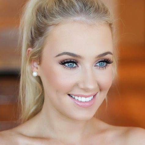 Soft makeup will get the judge's attention in your next interview. http://thepageantplanet.com/category/hair-and-makeup/ Make Up Sposa, Gorgeous Wedding Makeup, Wedding Hairstyles And Makeup, Makeup Tip, Best Makeup Tips, Smink Inspiration, Braut Make-up, Wedding Makeup Looks, Bridesmaid Makeup