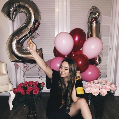 You need a caption as great as the night you're going to have. Alexa Losey, 21st Birthday Pictures, 21st Bday Ideas, Birthday Goals, Birthday Captions Instagram, 21st Birthday Decorations, 21st Birthday Photoshoot, Birthday Ideas For Her, Birthday Captions