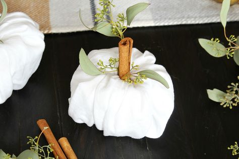 Pumpkin Napkin Folding, Napkin Pumpkins, Thanksgiving Place Settings, Towel Folds, Thanksgiving Napkin Folds, Pumpkin Napkin, Place Settings Thanksgiving, Thanksgiving 2023, Fall Napkins