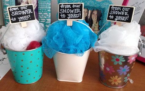 Prizes for baby shower games- mini buckets filled with loofa, body wash, lip balm, and body lotion. "From our shower to yours!": Baby Shower Game Gifts, Baby Shower Game Prizes, Shower Prizes, Boy Baby Shower Games, Baby Shower Prizes, Trendy Baby Shower Ideas, Game Prizes, Shower Bebe, Baby Shower Planning