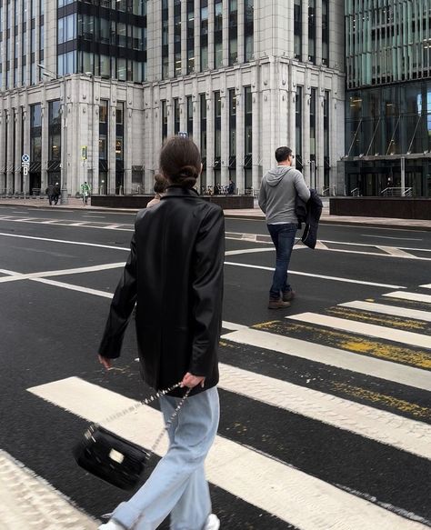 Cross Walk Aesthetic, Crossing Road Aesthetic, Walking Pose Aesthetic, Zebra Crossing Aesthetic, Cross Walk Photography, Crossing Street Photoshoot, Crosswalk Aesthetic, Street City Aesthetic, Crosswalk Photoshoot