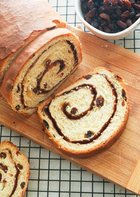 Cinnamon Raisin Bread - Immaculate Bites Homemade Cinnamon Raisin Bread, Cinnamon Raisin Bread Recipe, Cinnamon Bread Recipe, Dessert Breads, Bread Sweet, Swirl Bread, Cinnamon Swirl Bread, Pane Dolce, Cinnamon Raisin Bread