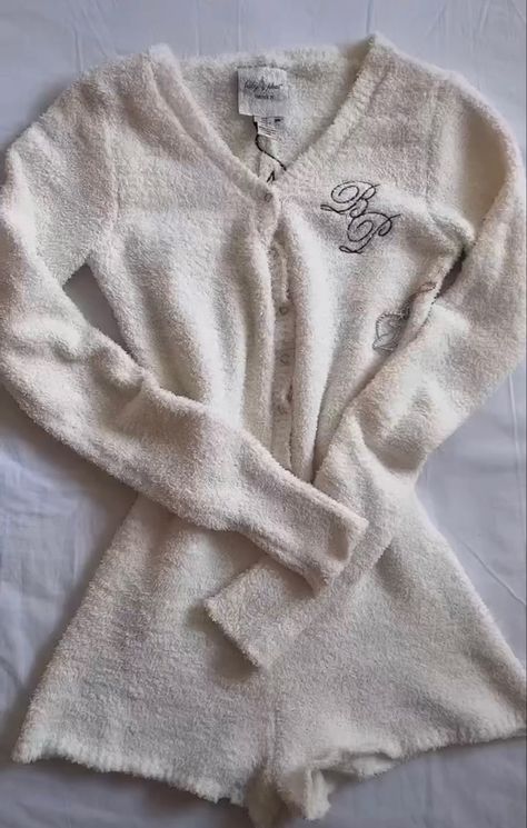 Sweater Romper, Cute Pjs, Cute Sleepwear, Cute Pajama Sets, Lazy Day Outfits, Cute Pajamas, Cute Sweater, Cute Simple Outfits, Mode Inspiration