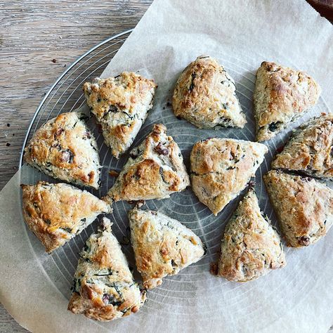 Sourdough Discard Raspberry Scones, Sourdough Discard Savory Scones, Sourdough Maple Scones, Sourdough Discard Scones, Easy Sourdough Discard Recipes, Sourdough Pie Crust, Sourdough Ideas, Using Sourdough Discard, Currant Scones