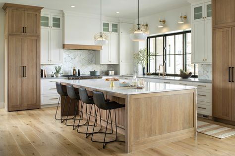 Designed for One, a Home for All - Colorado Homes & Lifestyles Colorado Kitchen, European White Oak Floors, Rock Mountain, Aspen Leaf, Farmhouse Kitchen Design, Modern Farmhouse Exterior, Colorado Homes, Building A New Home, Living Room Flooring