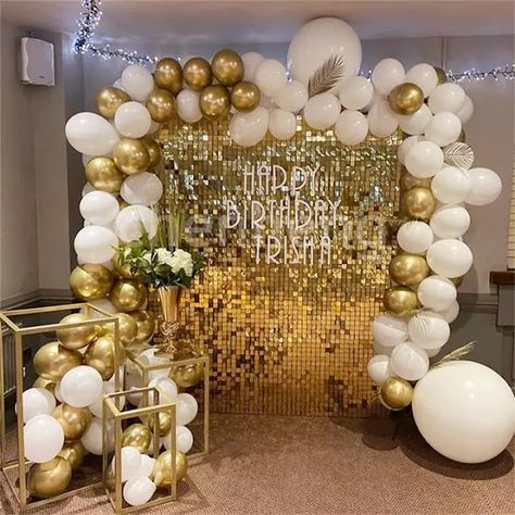 Gold Shimmer Wall! | Pimenta de Açúcar Wall Panel Mirror, Panel Mirror, 3d Wall Stickers, Deco Ballon, Sequin Wall, Wedding Background Decoration, Sequin Backdrop, Shimmer Wall, Gold Mirror Wall