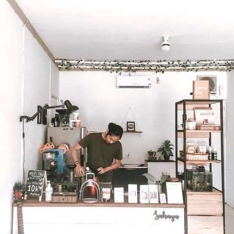 Slow Bar Coffee Design, Tiny Cafe Design Small Spaces, Mini Restaurant Design Small Spaces, Slow Bar Coffee, Mini Coffee Bar Small Spaces, Barista Counter, Small Coffee Shop Design, Mini Coffee Shop, Small Shop Design