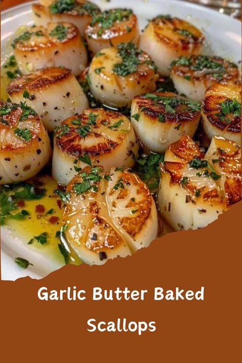 If you're craving something fancy yet easy to make, these Garlic Butter Baked Scallops are about to be your new go-to! With tender scallops, a golden, cheesy breadcrumb topping, and a zesty lemon finish, this dish is pure seafood heaven! 😍✨ Garlic Butter Baked Scallops, Baked Stuffed Scallops Recipe, Baked Scallop Recipes, Garlic Butter Scallops Recipe, Baked Scallops Recipe, Scallop Recipes Baked, Homemade Chicken Marinade, Thanksgiving Main Dishes, Butter Scallops