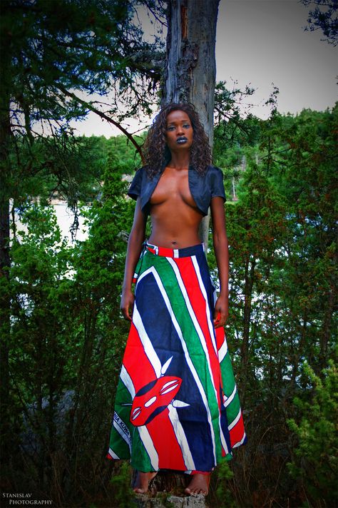 Rocking my Kenyan Flag Kenyan Cultural Wear, Kenyan Art, Kenya Women, Kenyan Women, Kenyan Flag, Kenya Flag, Halo Game, Graphic Design Tutorials Learning, Birthday Shoot