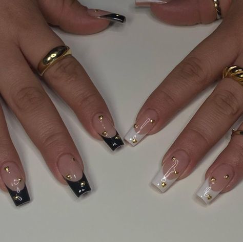 Black Acrylic Nails Coffin With Gems, Black French Tip Nails With Gold Design, Black French Tip Nails Coffin With Gems, Gold White And Black Nails, Coffin Gem Nails, Black And White And Gold Nails, Black Nails With Gold Gems, Black And Gold Nails Square, Square Black And White Nails