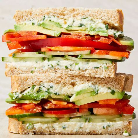 loaded-cucumber-and-avocado-sandwich Avocado Sandwich, Cucumber Avocado, Cold Lunches, Cucumber Sandwiches, Vegetarian Sandwich, Sloppy Joe, Lunch Recipes Healthy, Healthy Lunch Recipes, Easy Lunches