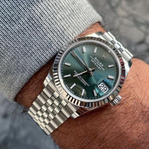 Rolex Green, Rolex Datejust Men, Mens Aesthetic, Trendy Watches, Rolex Date, Rolex Watches For Men, New Rolex, Vintage Watches For Men, Jewelry Fashion Trends