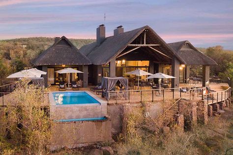 Lodge Exterior, African Lodge, Lodges South Africa, Lodge Plans, African Safari Lodge, African Lodges, Lodge Ideas, Luxury Safari Lodge, Lodge Design