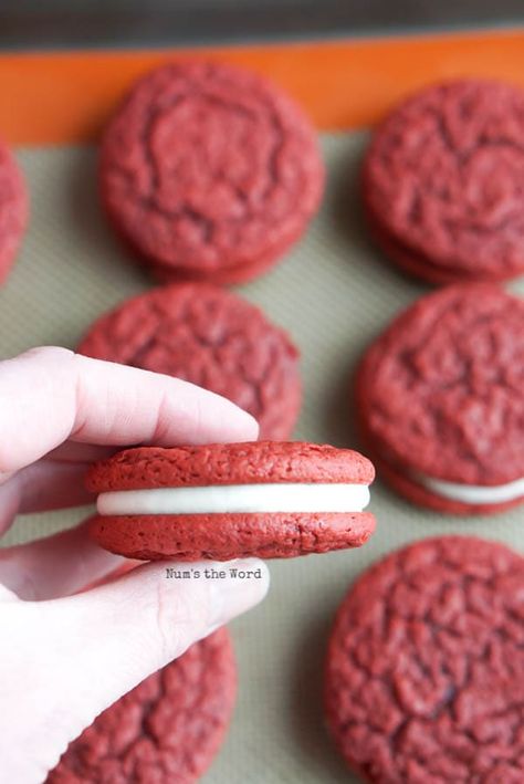 Vanilla Whoopie Pies From Box Cake, Valentine Whoopie Pies, Red Velvet Whoopie Pies From Box Cake, Red Velvet Cookies From Cake Mix Easy, Whoopie Pies From Box Cake, Celiac Desserts, Red Velvet Whoopie Pie Recipe, Easy Whoopie Pie, Cake Mix Whoopie Pies