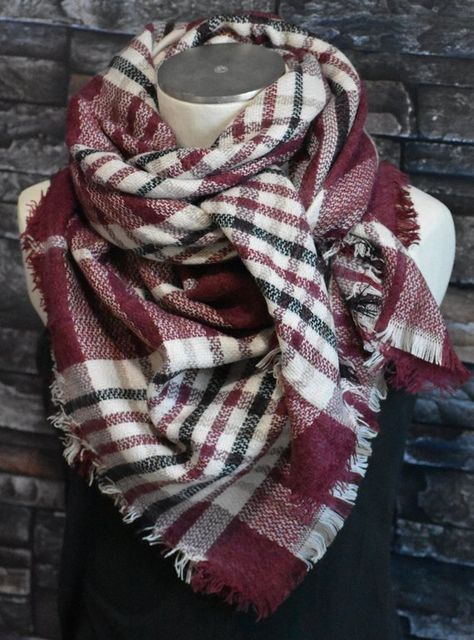 Christmas Plaid Scarf, Tartan Blanket Scarf, Zara Style, Womens Professional Fashion, Tartan Blanket, Mode Zara, Beige Plaid, Plaid Blanket Scarf, Womens Fashion Casual Summer