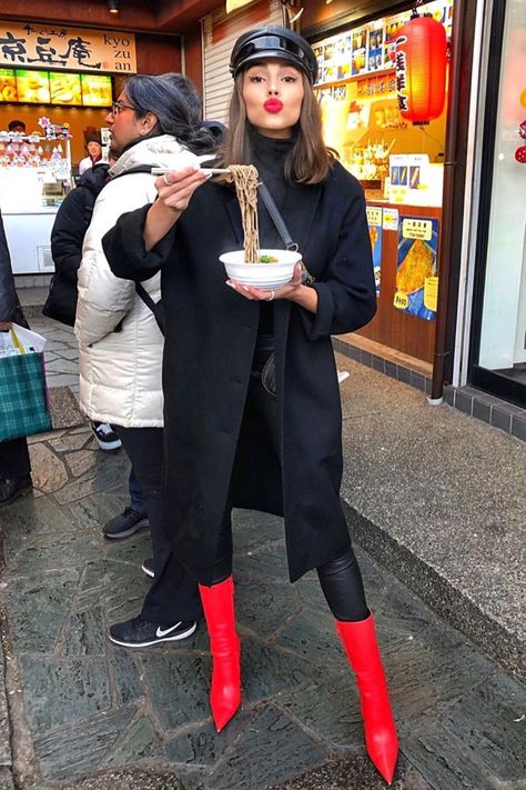 f4a4da9aa7eadfd23c7bdb7cf57b3112desc52711632ri Olivia Culpo, Red Boots, Winter Fashion Outfits, Fall Winter Outfits, Black Coat, Star Fashion, Classy Outfits, Fashion Inspo Outfits, Chic Outfits