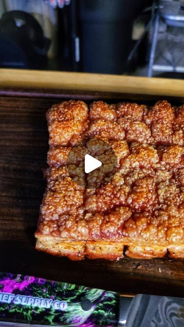 24K likes, 209 comments - thesmokerbaker on October 21, 2024: "Crispy Pork Belly Masterclass 😍🔥 Get ready to make the crispiest pork belly ever, with a golden crackling that'll shatter in every bite! Follow these steps to make it happen. Any questions? Hit me up in the comments👇 🐽 Pork Belly @lugarnogourmetmeats butcher 🧂 Garlic Goals & Steak Shooter @lownslowbasics 🔪 Neon Series MK3 Chefs Knife @chefsupplyco THE DETAIL👇 Drying the Skin: The #1 rule for crispy crackling is DRY skin. T Pork Belly Crackling Recipe, Skin On Pork Belly Recipes, Crispy Pork Skin Recipe, Pork Crackling Recipe, Pork Belly Oven, Pork Belly Crackling, Crackling Recipe, Pork Belly Recipes Crispy, Pork Crackling