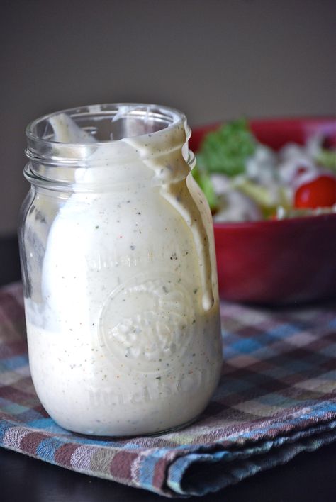 Outback Steakhouse Ranch Dressing copycat recipe Steakhouse Ranch Dressing, Outback Steakhouse Ranch Dressing, Outback Ranch Dressing, Outback Ranch, Creamy Basil Dressing, Ranch Dressing Recipe, Buttermilk Recipes, Outback Steakhouse, Creamy Pesto