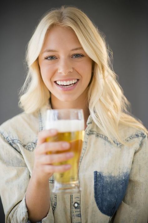 virtual happy hour ideas -  Portrait of young woman holding glass of beer, Jersey City, New Jersey, USA Happy Hour Ideas, Wine And Paint Night, Beer Kit, Glass Of Beer, Fun Conversation Starters, Pint Of Beer, Youtube Makeup, Drink Beer, Friends Laughing